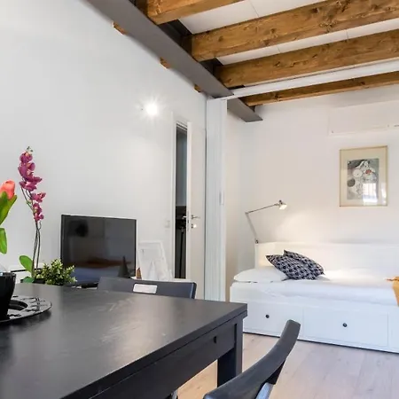 Altido Smart White Flat Near Arco Della Pace Apartment *
